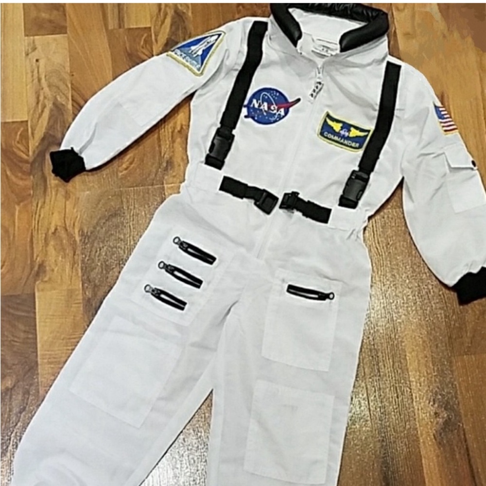 Astronaut costume and helmet - Picture 2 of 2